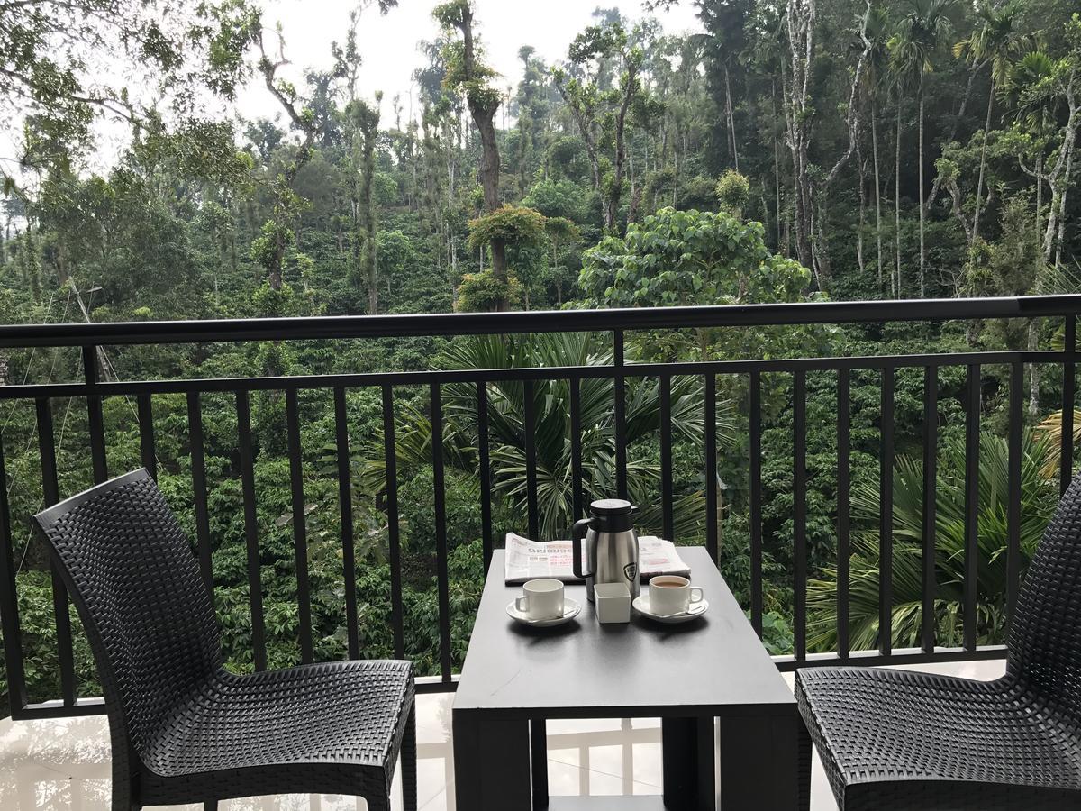 Highland Bristo Kalpatta Ngoại thất bức ảnh